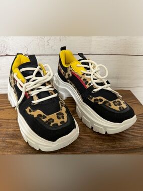 Woman’s Size 8 Berness Branch Chunky Faux Fur Leopard Mesh Lace-up Sneakers